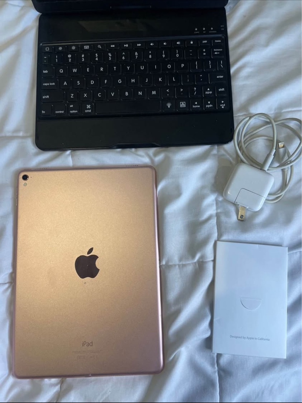 Apple iPad Rose Gold with Keyboard Case and Charger